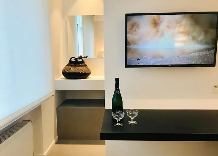 VILLA FER-GUY Beeldige Suite met parking, nabij strand en casino
