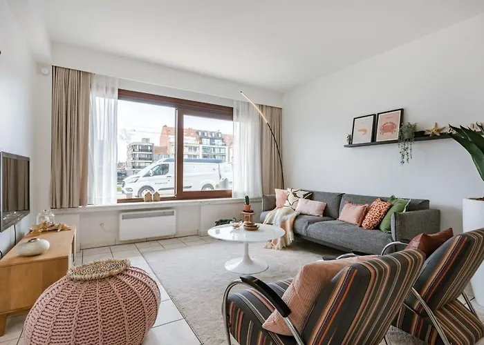 Casiola - Boulevard Apartment Near The Beach
